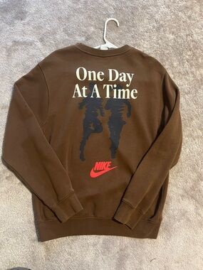 Nike Brown Crewneck Sweatshirt with Graphic Back